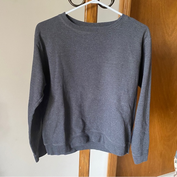 Classic Hanes Grey Crewneck Sweater - Picture 1 of 3
